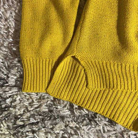 H&M Yellow Cropped Knit Sweater - Picture 3 of 5
